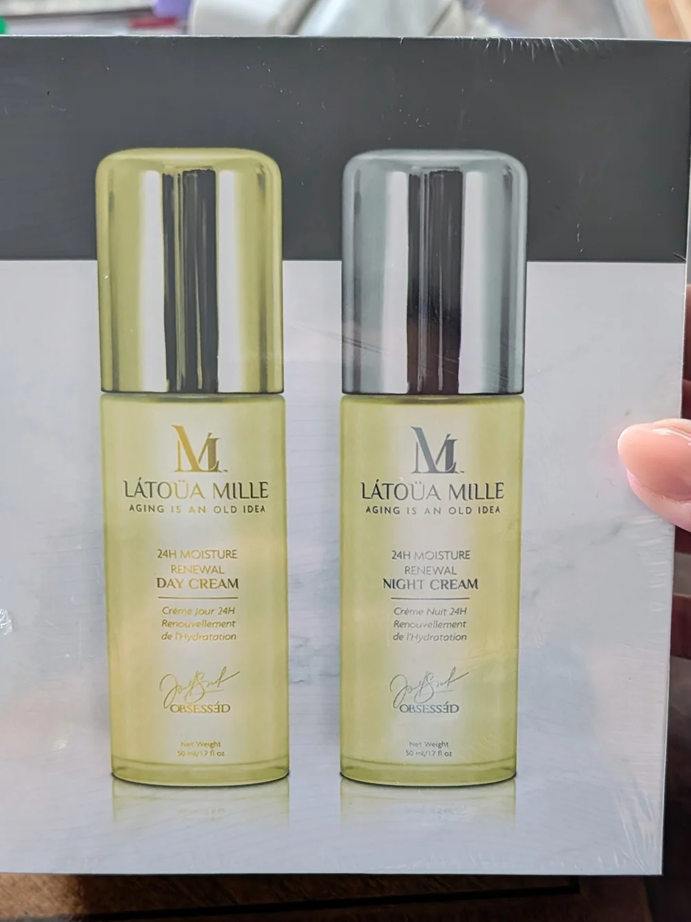 L'ATOUA MILLE 24h Moisture Renewal Day & Night Cream Set - White & Gold